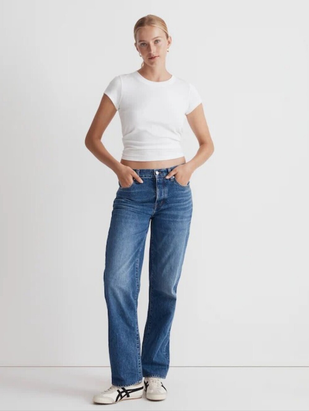 Madewell Low-Slung Straight Jeans in Palmina Wash Model Off-Duty Rigid Denim 24 - Picture 2 of 15